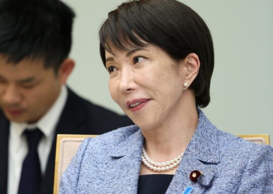 Dukungan Takaichi pada aide di tengah kontroversi LDP Jepang