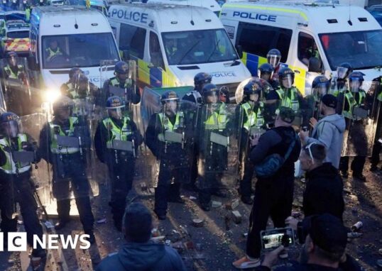 kerusuhan protes polisi di Southampton Inggris