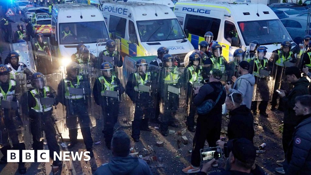 kerusuhan protes polisi di Southampton Inggris
