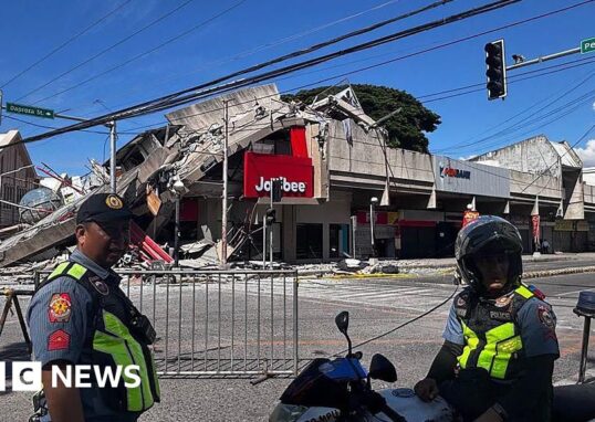 Gempa bumi Filipina 2023 menyebabkan kerusakan parah dan evakuasi