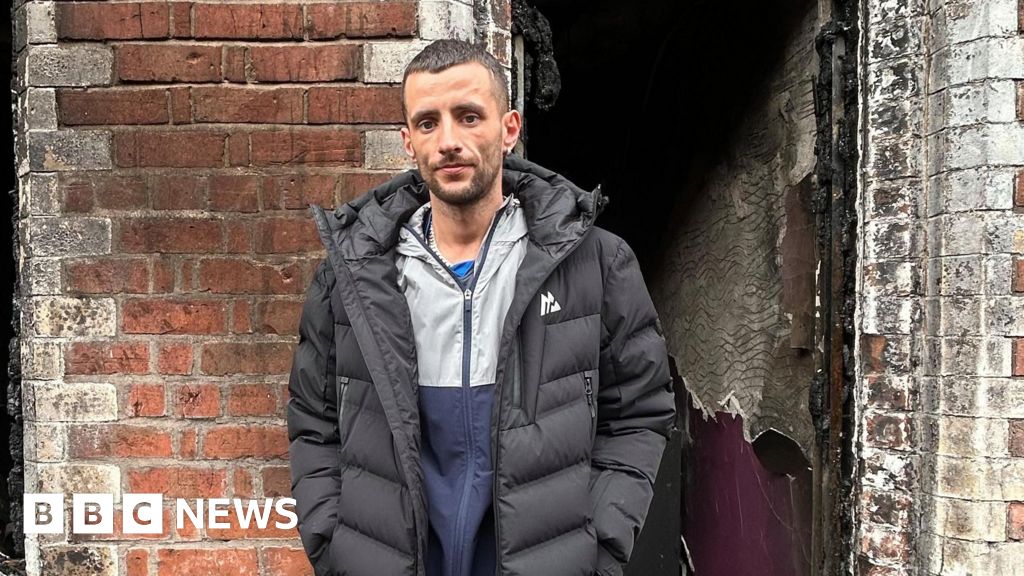 Kekacauan di Belfast menyebabkan kebakaran rumah dan kehilangan